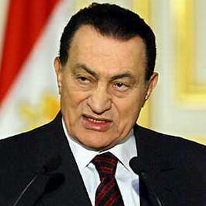 Mubarak renuncia finalmente al poder